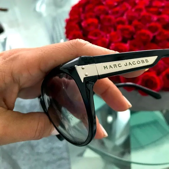 Cat eye style Marc jacobs sunglasses - Picture 2 of 10